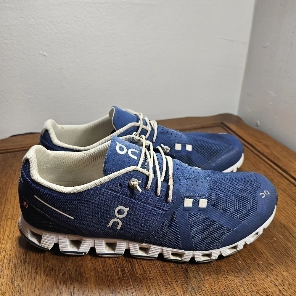 On Cloud Swiss Engineering Running Shoes Women's Size 10.5 - Picture 3 of 7